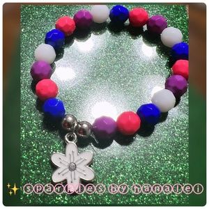 White Flower Beaded Bracelet